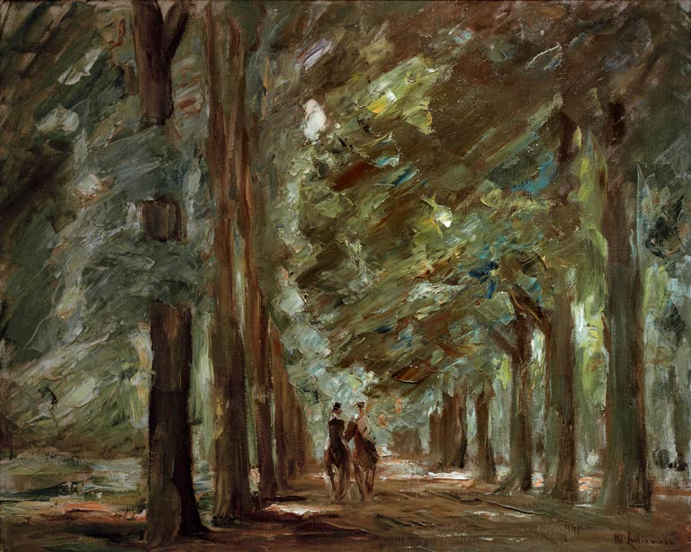 Allee mit hohen dunklen Bäumen und zwei Reitern in der Ferne – Max Liebermann Allee in Sacrow mit zwei Reitern Kunstkopie