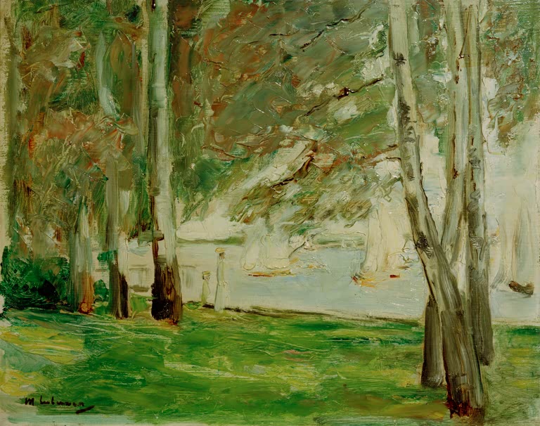 Birkenstämme am Seeufer mit hellem Wasser und Segelbooten im Hintergrund – Max Liebermann Birken am Wannseeufer Kunstkopie