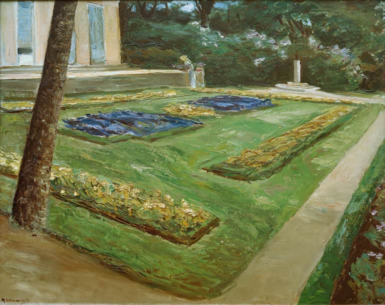 Gartenterrasse mit Blumenbeeten und Rasen am Baumstamm – Max Liebermann Die Blumenterrasse im Wannseegarten Kunstkopie