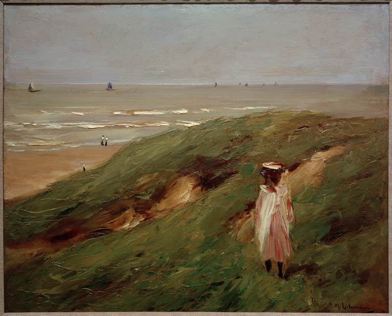 Mädchen in rosa Kleid mit Hut steht auf grasiger Düne über dem Meer – Max Liebermann Düne bei Noordwijk mit Kind Kunstkopie