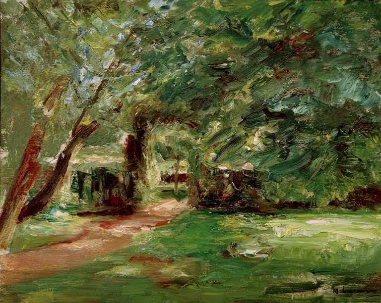 Schattiger Gartenweg unter dichtem Laub mit leuchtend grünem Rasen – Max Liebermann Heckengarten in Wannsee Kunstkopie