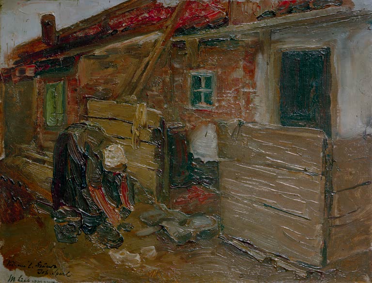 Bauernhaus mit Holzzaun und gebückter Frau im hellen Licht – Max Liebermann Holländisches Bauernhaus mit Frau Kunstkopie