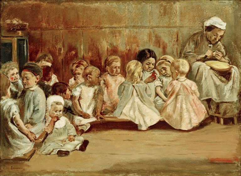 Kleinkinder sitzen am Boden im Halbkreis vor einer Betreuerin – Max Liebermann Kleinkinderschule Kunstkopie