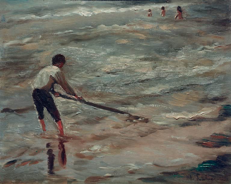 Muschelfischer mit Rechen im flachen Wasser, hinten badende Kinder – Max Liebermann Muschelfischer – Graue See Kunstkopie