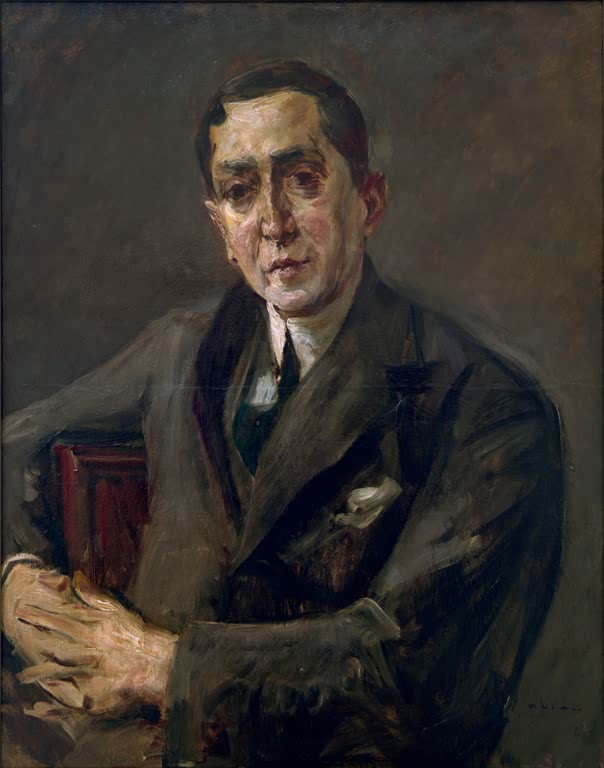 Junger Mann im dunklen Anzug mit Mappe unter dem Arm vor braunem Grund – Max Liebermann Porträt Carl Meinhard Kunstkopie
