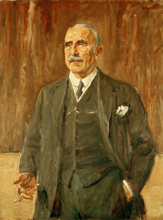 Stehender Herr im grünlichen Anzug vor rotbraunem Grund – Max Liebermann Porträt des Carl Wilhelm Petersen Kunstkopie