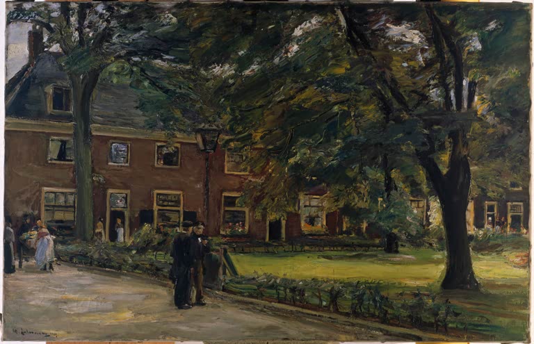 Backsteinhäuser hinter Bäumen und Rasen mit kleinen Spaziergängern – Max Liebermann Proveniershuis in Haarlem Kunstkopie