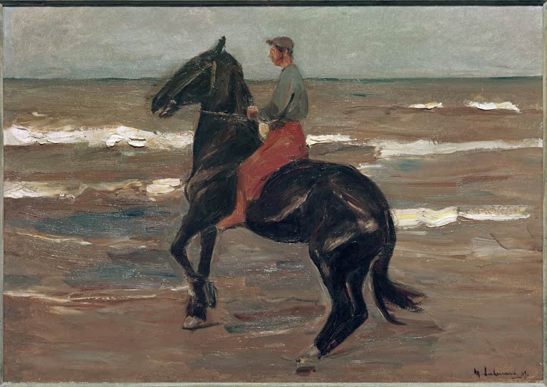 Aufsteigendes schwarzes Pferd mit Reiter am Strand vor bewegter Brandung – Max Liebermann Reiter am Strand Kunstkopie