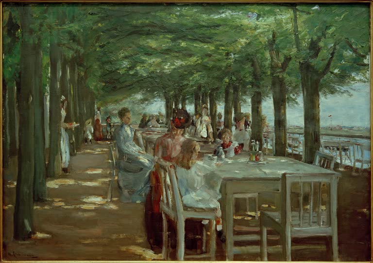 Terrasse unter Bäumen mit weißen Tischen und Gästen am Elbufer – Max Liebermann Terrasse im Restaurant Jacob Kunstkopie