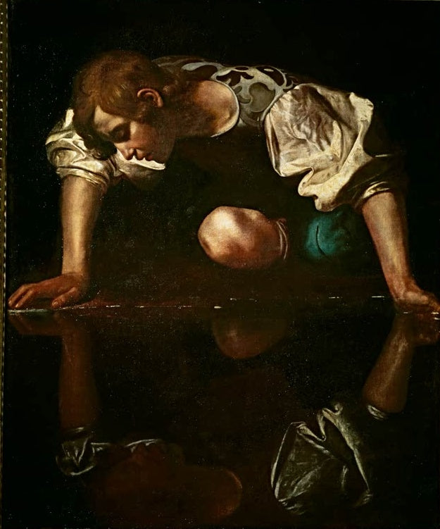 Caravaggio Narziss Kunstkopie, junger Mann in heller Brokatweste beugt sich über sein Spiegelbild im dunklen Wasser