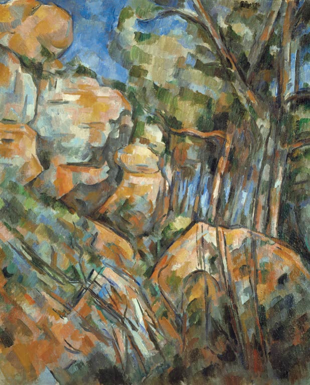 Orangefarbene Felsblöcke zwischen Kiefernstämmen vor blauem Himmel – Paul Cézanne Rochers près des grottes Kunstkopie