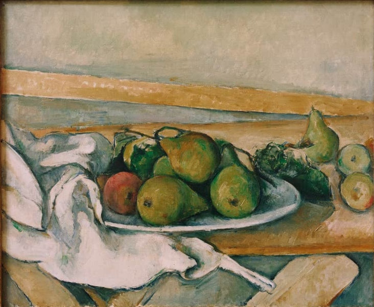 Teller mit Birnen und Äpfeln auf weißem Tuch vor hellem Hintergrund – Paul Cézanne Stilleben mit Birnen Kunstkopie