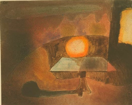 Orange leuchtende Lampe über einem Tisch in dunklem Raum – Paul Klee Das Licht auf dem Balkon Kunstkopie