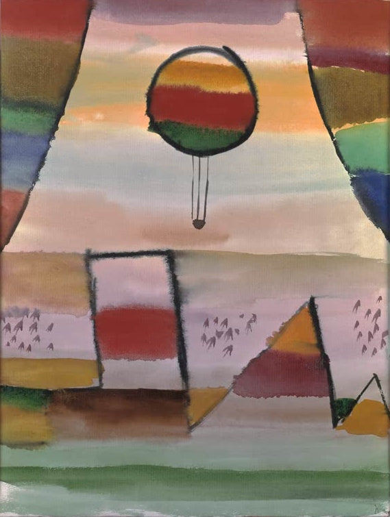 Heißluftballon in Regenbogenstreifen zwischen Vorhängen über Dächern und Vögeln – Paul Klee Der Ballon im Fenster Kunstkopie