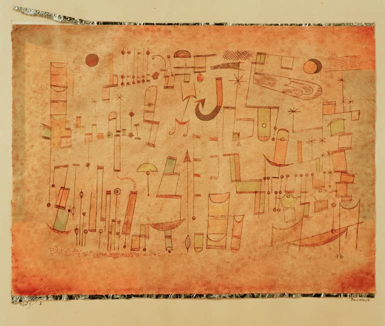 Feine Zeichen, Sterne und Bögen auf orangerosa Grund mit Silberstreifen – Paul Klee Inschrift Kunstkopie