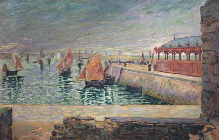 Fischerboote mit roten Segeln im Hafenbecken neben Mole und Pavillon – Paul Signac Der Fischmarkt, Port-en-Bessin Kunstkopie