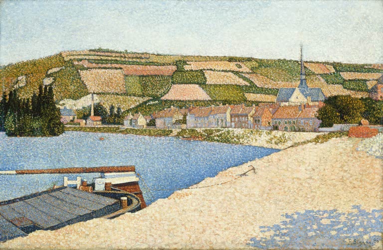 Flussufer mit Kiesstrand, Kahn, Dorf und terrassierten Feldern am Hang – Paul Signac Les Andelys, Côte d'Aval Kunstkopie
