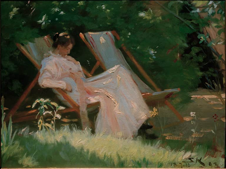 Frau im hellen Kleid sitzt im Liegestuhl unter Büschen – Peder Severin Kröyer Marie Kröyer im Liegestuhl Kunstkopie