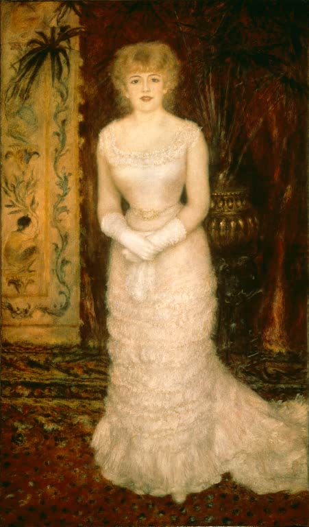 Schauspielerin in langem hellem Kleid vor Vorhang – Pierre-Auguste Renoir Bildnis Jeanne Samary Kunstkopie