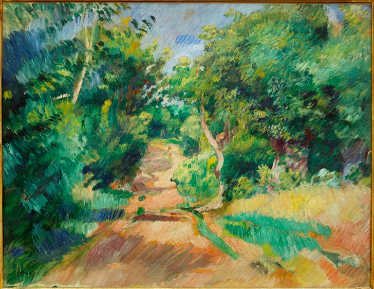 Weg durch üppige grüne Bäume in sommerlichem Licht – Pierre-Auguste Renoir Les environs de Varengeville Kunstkopie