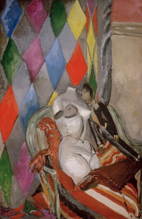 Sigrid Hjertén Harlekin Kunstkopie, bunte Rautenmuster hinter weißem Torso und Harlekinpuppe auf gestreiftem Sofa