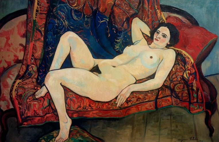 Suzanne Valadon Akt auf rotem Sofa Kunstkopie, Frau liegt ausgestreckt auf einem Sofa mit rot gemusterten Stoffen