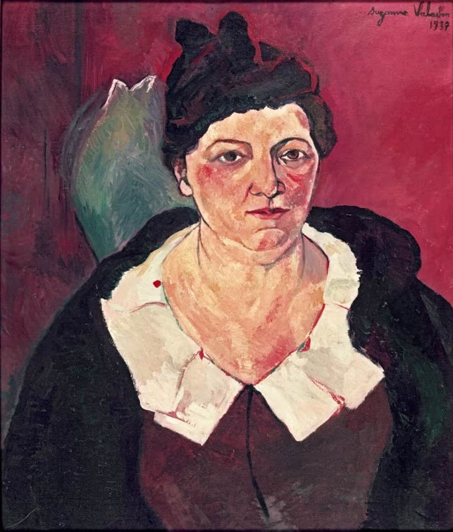 Suzanne Valadon Bildnis Lucie Valore Kunstkopie, Frau mit dunklem Hut und weißem Kragen vor purpurrotem Hintergrund